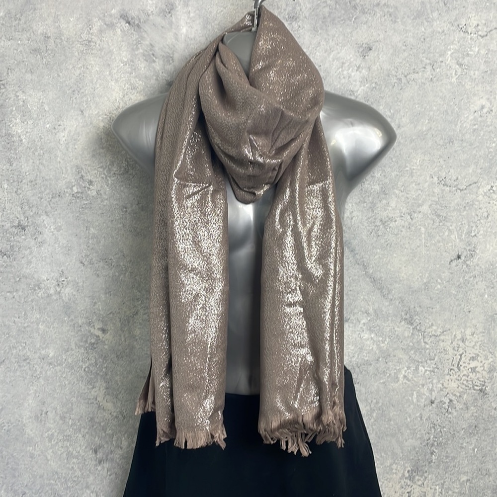 Miss Short Hair Elegant Pink Sparkle Scarf